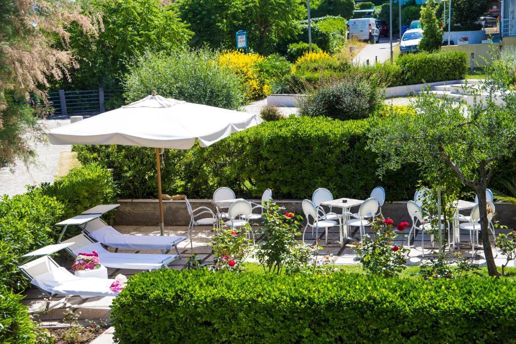 Hotel Adler Gabicce Mare Exteriör bild