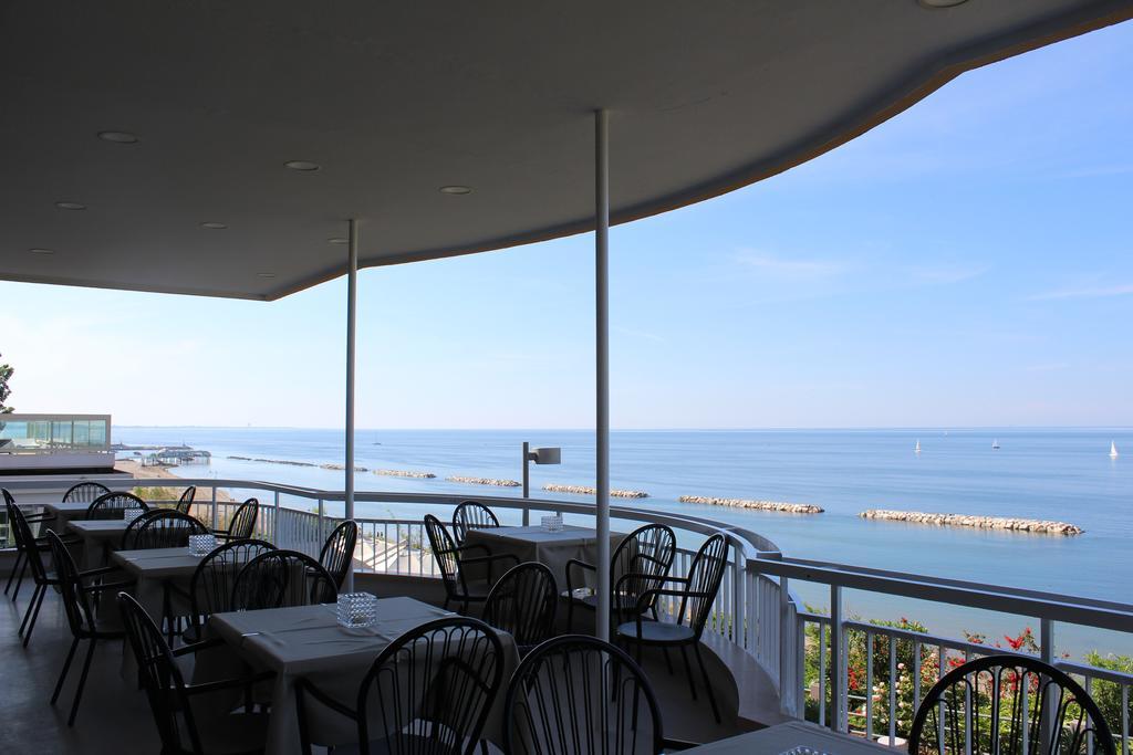 Hotel Adler Gabicce Mare Exteriör bild