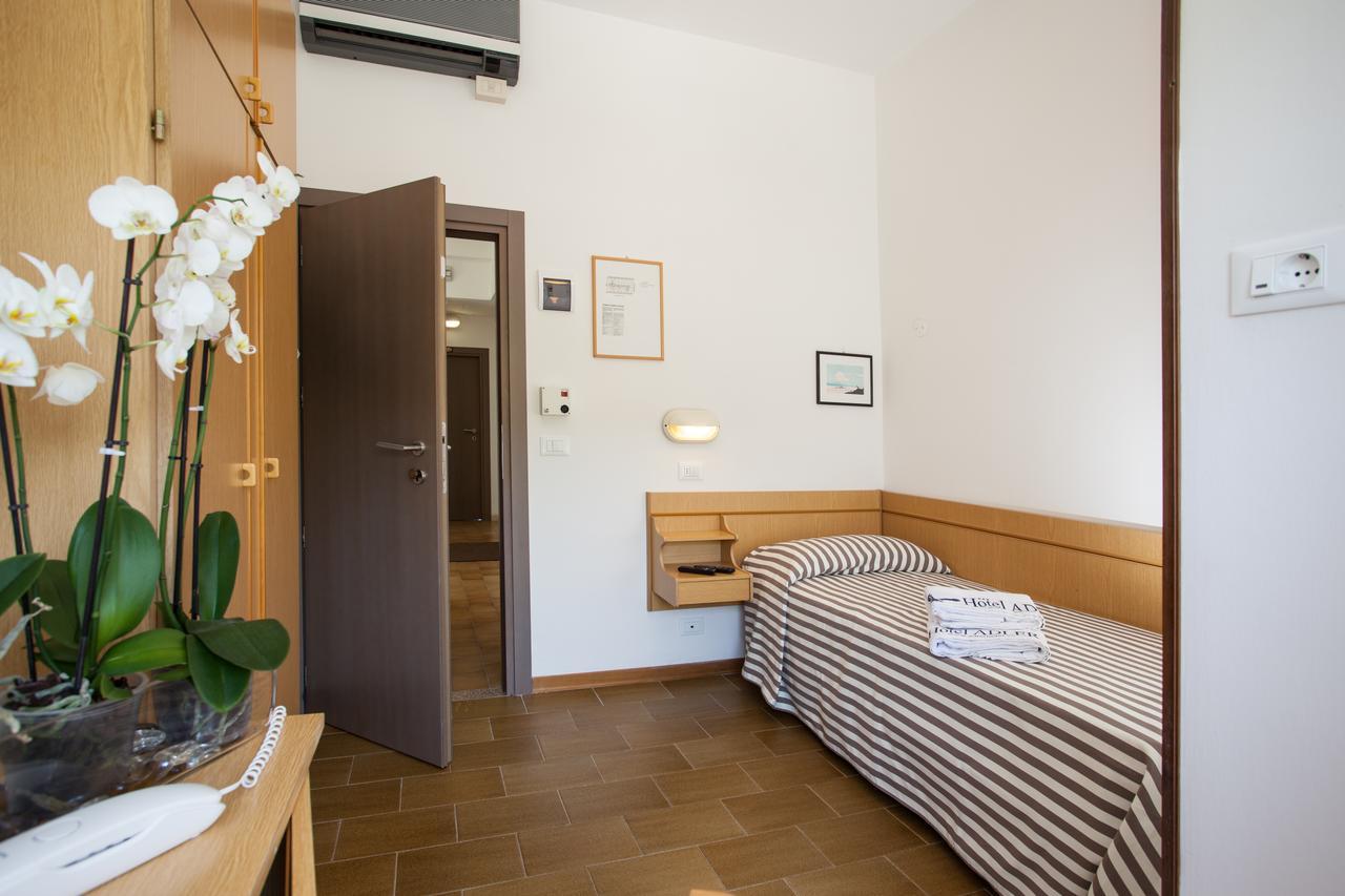 Hotel Adler Gabicce Mare Exteriör bild