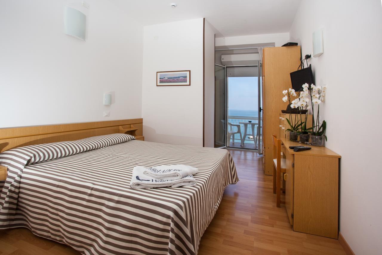 Hotel Adler Gabicce Mare Exteriör bild